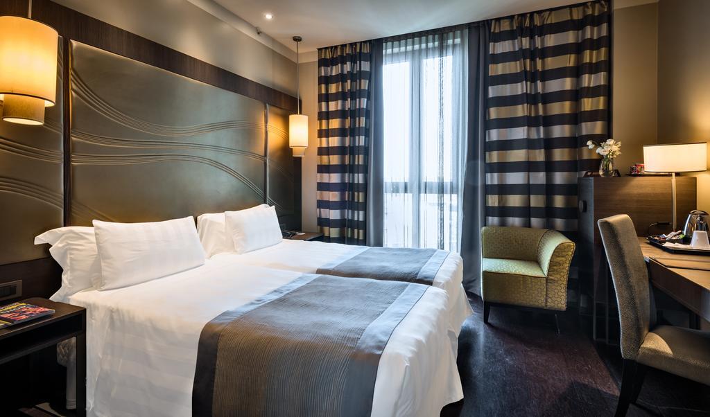 Uptown Palace Milan Luaran gambar