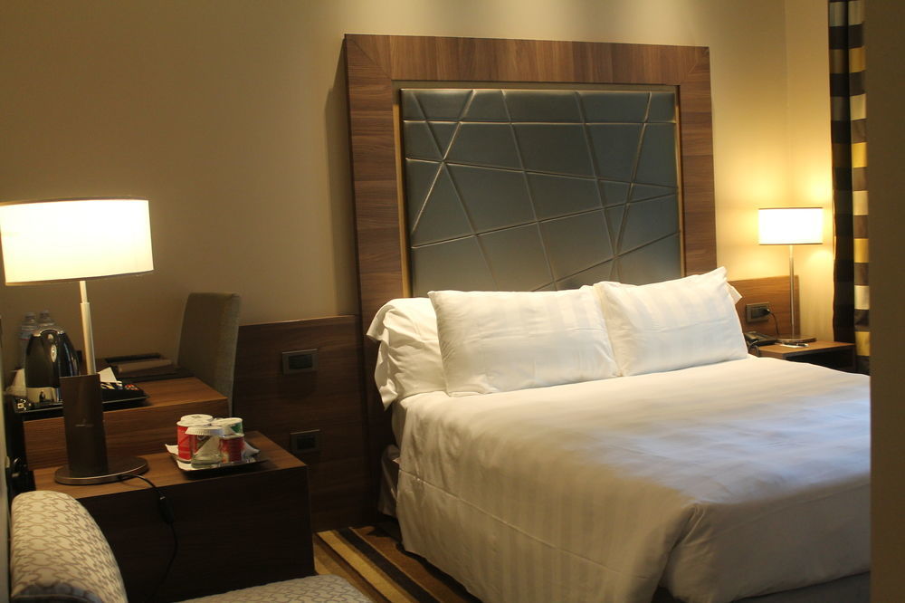 Uptown Palace Milan Luaran gambar
