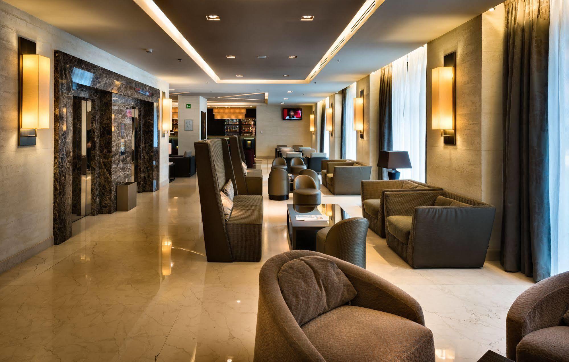 Uptown Palace Milan Luaran gambar