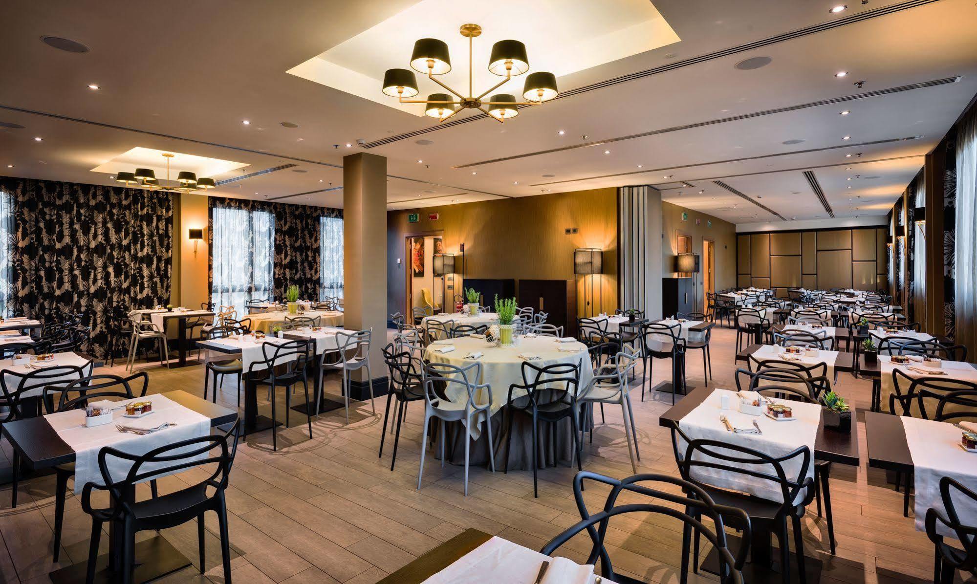 Uptown Palace Milan Luaran gambar